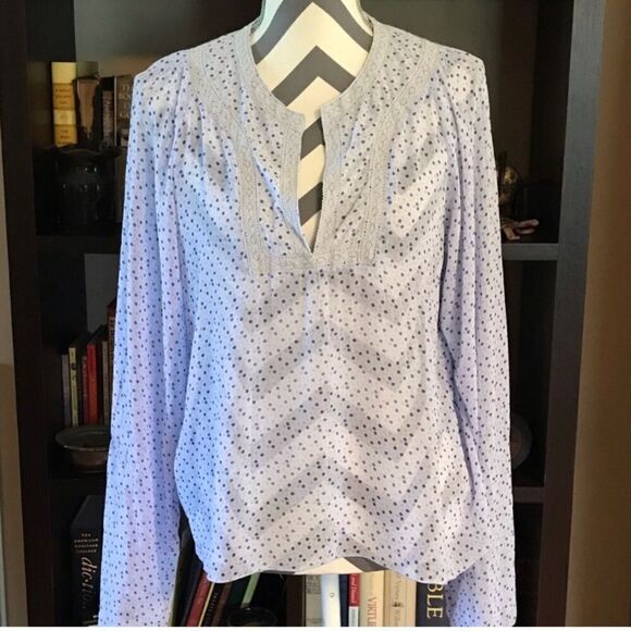 Guess MEDIUM Almost Sheer Blue Top - Picture 2 of 6